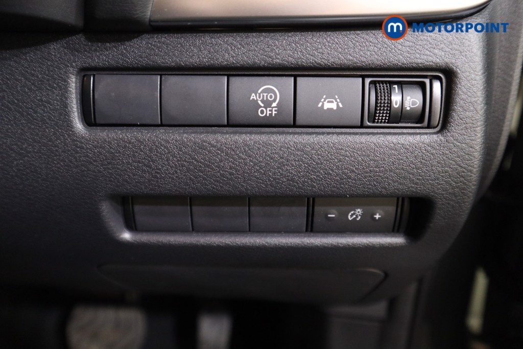 Nissan Qashqai Acenta Premium Automatic Petrol SUV - Stock Number (1571952) - 9th supplementary image
