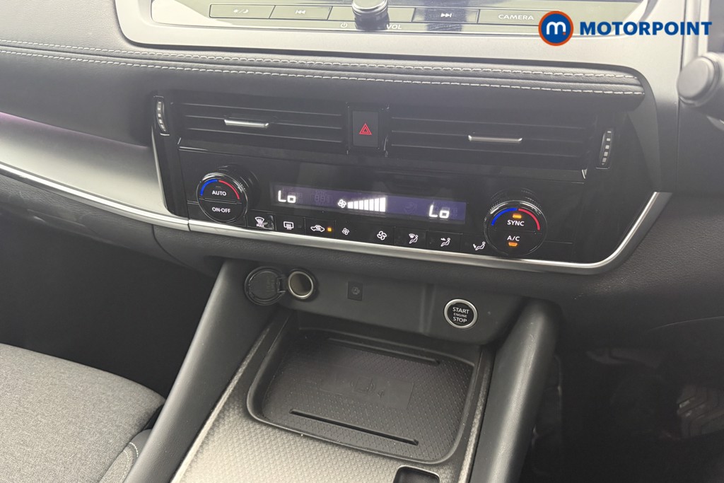 Nissan Qashqai N-Connecta Automatic Petrol SUV - Stock Number (1571996) - 4th supplementary image