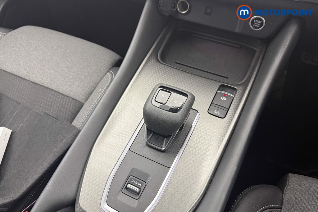 Nissan Qashqai N-Connecta Automatic Petrol SUV - Stock Number (1571996) - 5th supplementary image