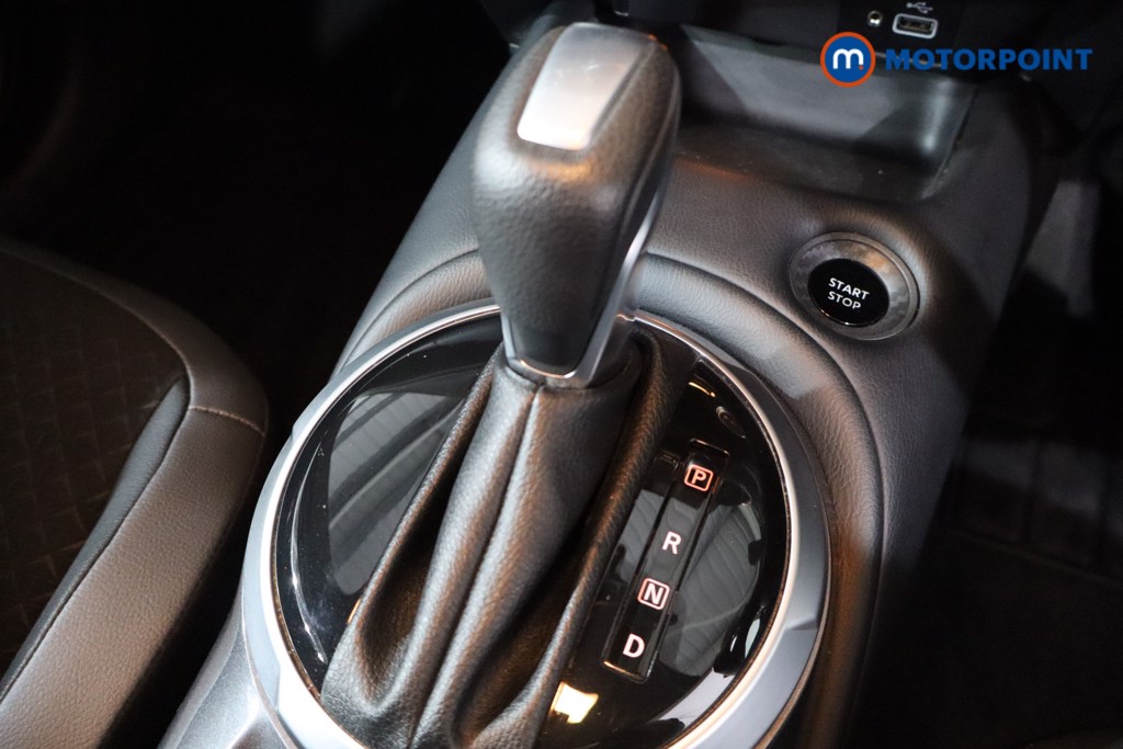 Nissan Juke N-Connecta Automatic Petrol-Electric Hybrid SUV - Stock Number (1572435) - 14th supplementary image