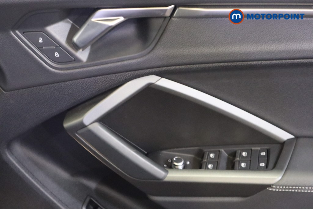 Audi Q3 Black Edition Automatic Petrol SUV - Stock Number (1572689) - 14th supplementary image