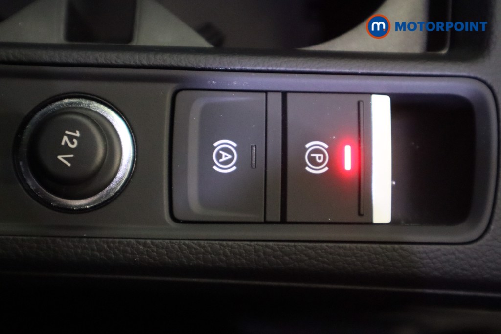 Audi Q3 Black Edition Automatic Petrol SUV - Stock Number (1572689) - 23rd supplementary image