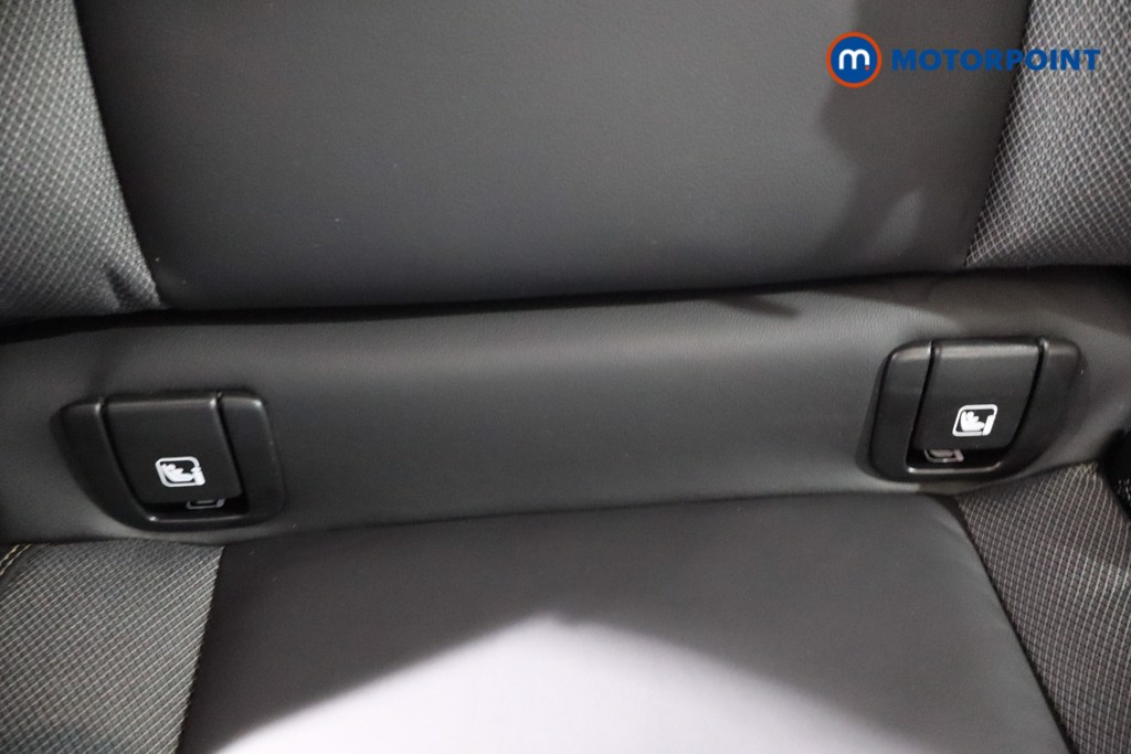 Volvo Xc60 Plus Black Edition Automatic Petrol SUV - Stock Number (1572791) - 29th supplementary image