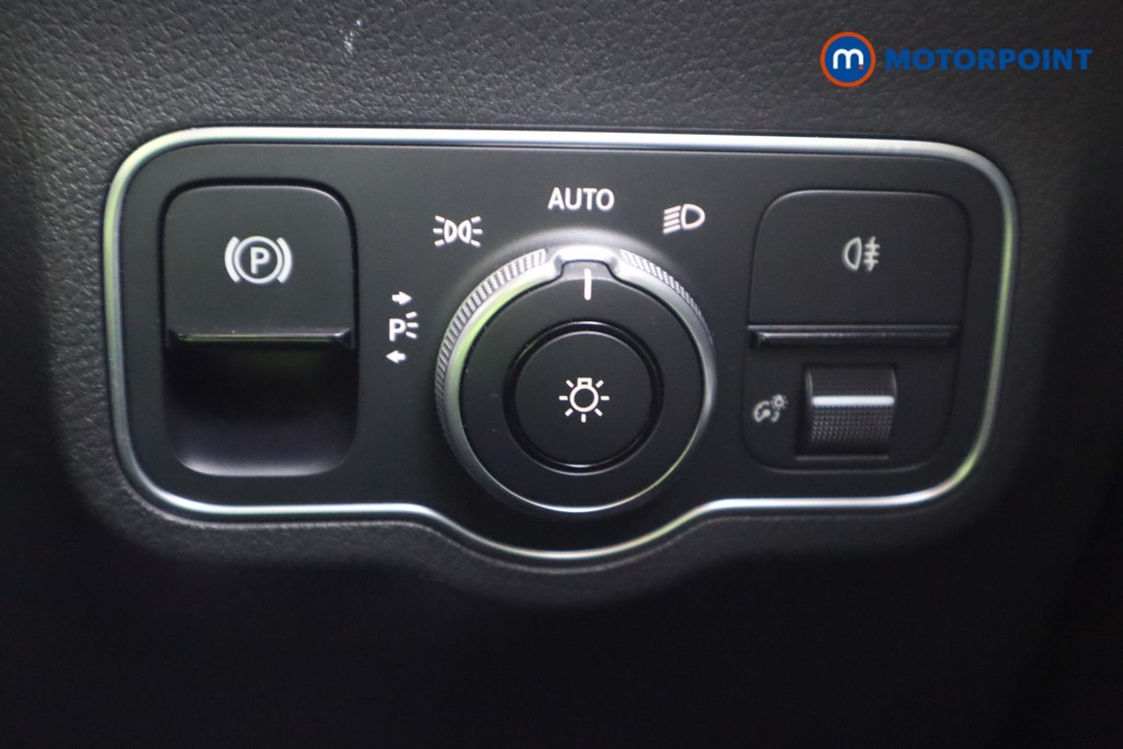 Mercedes-Benz B Class Amg Line Automatic Petrol Hatchback - Stock Number (1572850) - 7th supplementary image