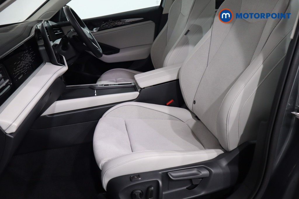 Volkswagen Passat Life Automatic Petrol Plug-In Hybrid Estate - Stock Number (1573301) - 4th supplementary image