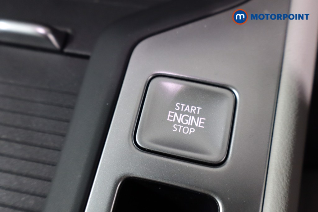 Volkswagen Passat Life Automatic Petrol Plug-In Hybrid Estate - Stock Number (1573301) - 13th supplementary image