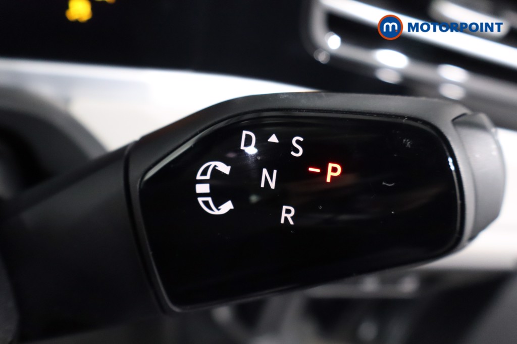 Volkswagen Passat Life Automatic Petrol Plug-In Hybrid Estate - Stock Number (1573301) - 14th supplementary image