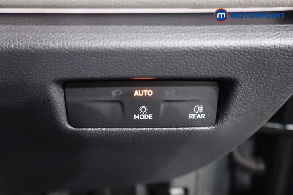 Volkswagen Passat Life Automatic Petrol Plug-In Hybrid Estate - Stock Number (1573301) - 17th supplementary image