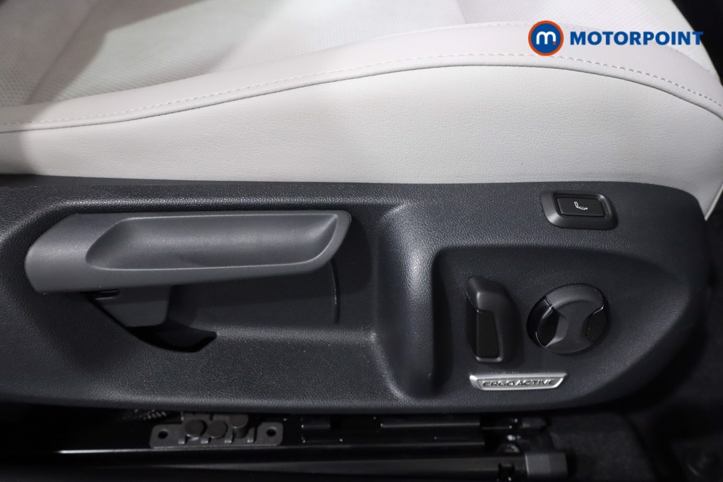 Volkswagen Passat Life Automatic Petrol Plug-In Hybrid Estate - Stock Number (1573301) - 22nd supplementary image