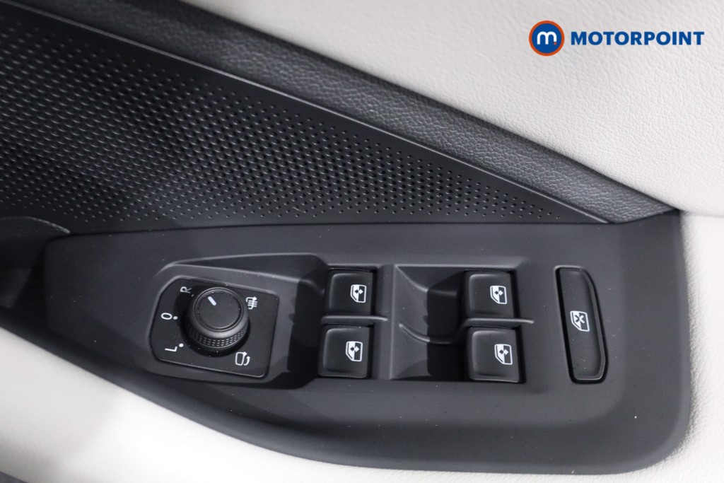 Volkswagen Passat Life Automatic Petrol Plug-In Hybrid Estate - Stock Number (1573301) - 23rd supplementary image