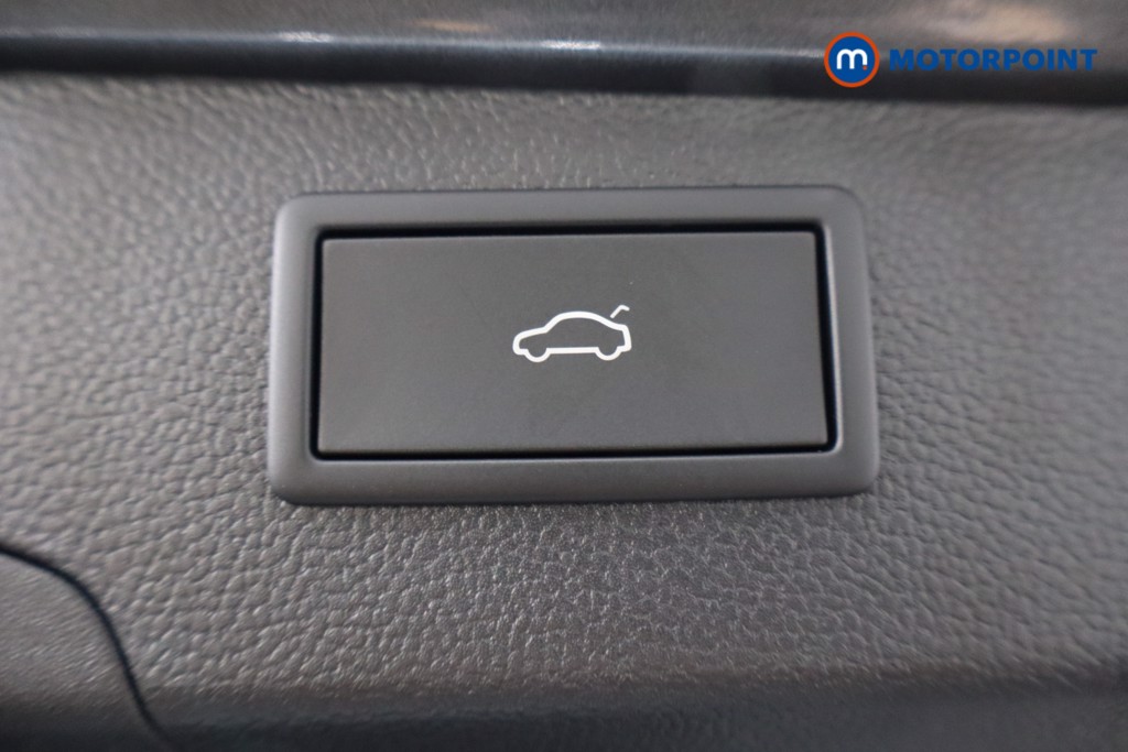 Volkswagen Passat Life Automatic Petrol Plug-In Hybrid Estate - Stock Number (1573301) - 38th supplementary image