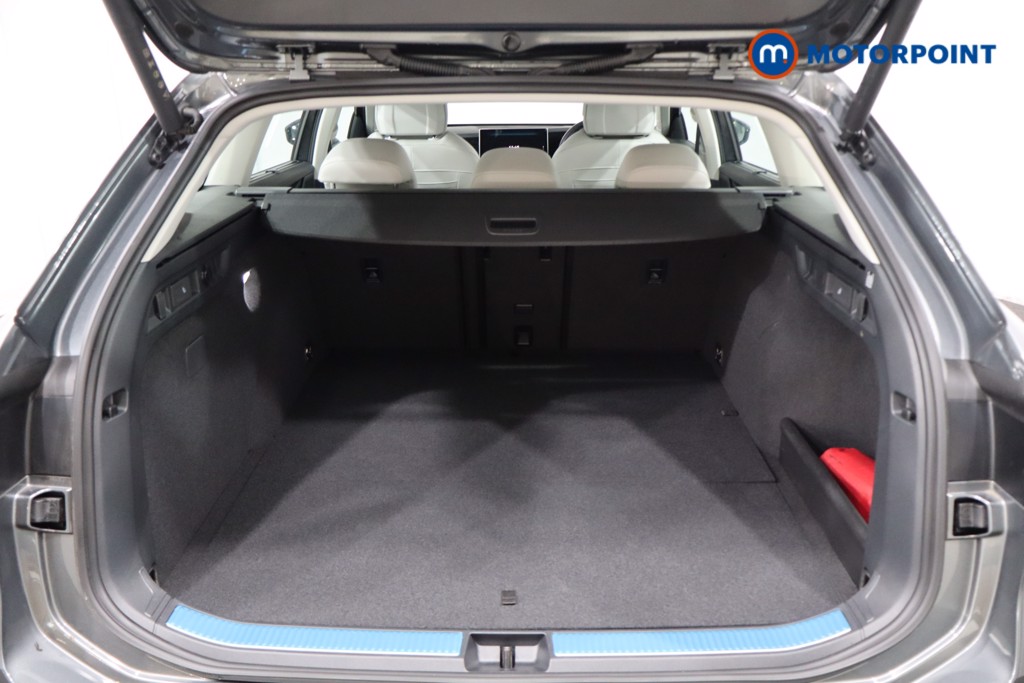 Volkswagen Passat Life Automatic Petrol Plug-In Hybrid Estate - Stock Number (1573301) - 40th supplementary image