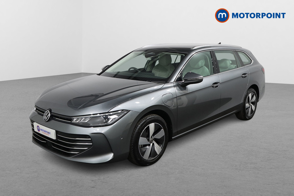 Volkswagen Passat Life Automatic Petrol Plug-In Hybrid Estate - Stock Number (1573301) - Passenger side front corner