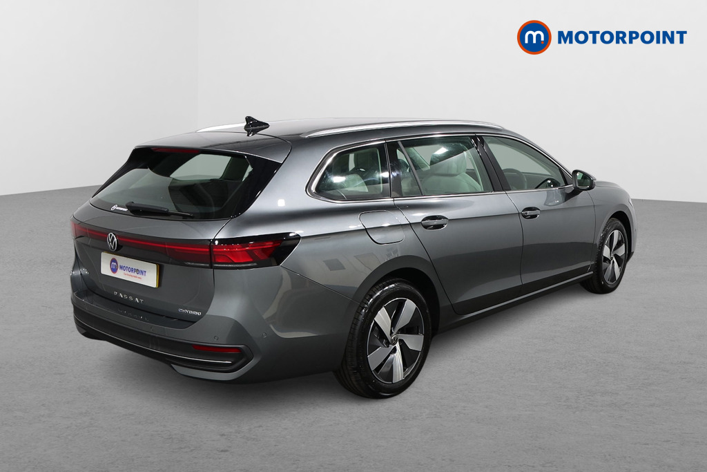 Volkswagen Passat Life Automatic Petrol Plug-In Hybrid Estate - Stock Number (1573301) - Drivers side rear corner