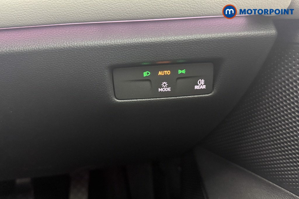 Volkswagen Passat Life Automatic Petrol Plug-In Hybrid Estate - Stock Number (1573309) - 11th supplementary image