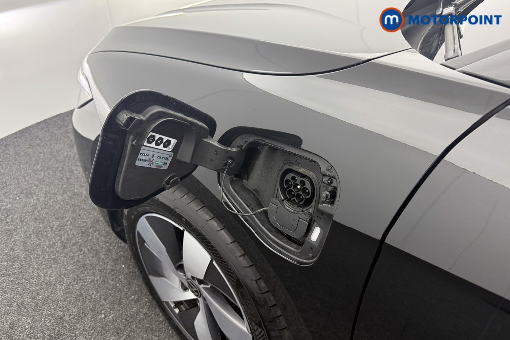 Volkswagen Passat Life Automatic Petrol Plug-In Hybrid Estate - Stock Number (1573309) - 17th supplementary image