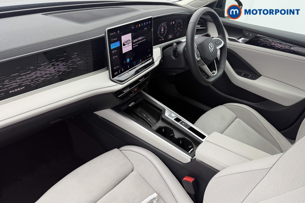Volkswagen Passat Life Automatic Petrol Plug-In Hybrid Estate - Stock Number (1573309) - 18th supplementary image
