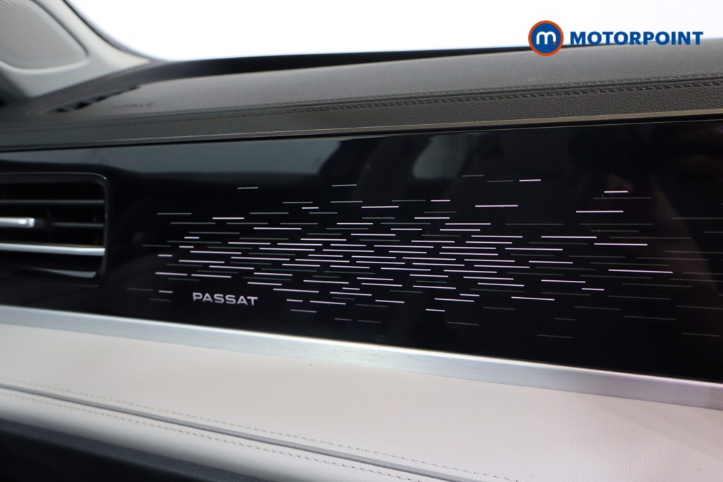 Volkswagen Passat Life Automatic Petrol Plug-In Hybrid Estate - Stock Number (1573318) - 13th supplementary image