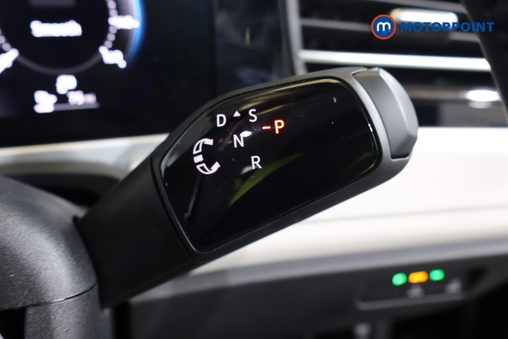 Volkswagen Passat Life Automatic Petrol Plug-In Hybrid Estate - Stock Number (1573318) - 19th supplementary image
