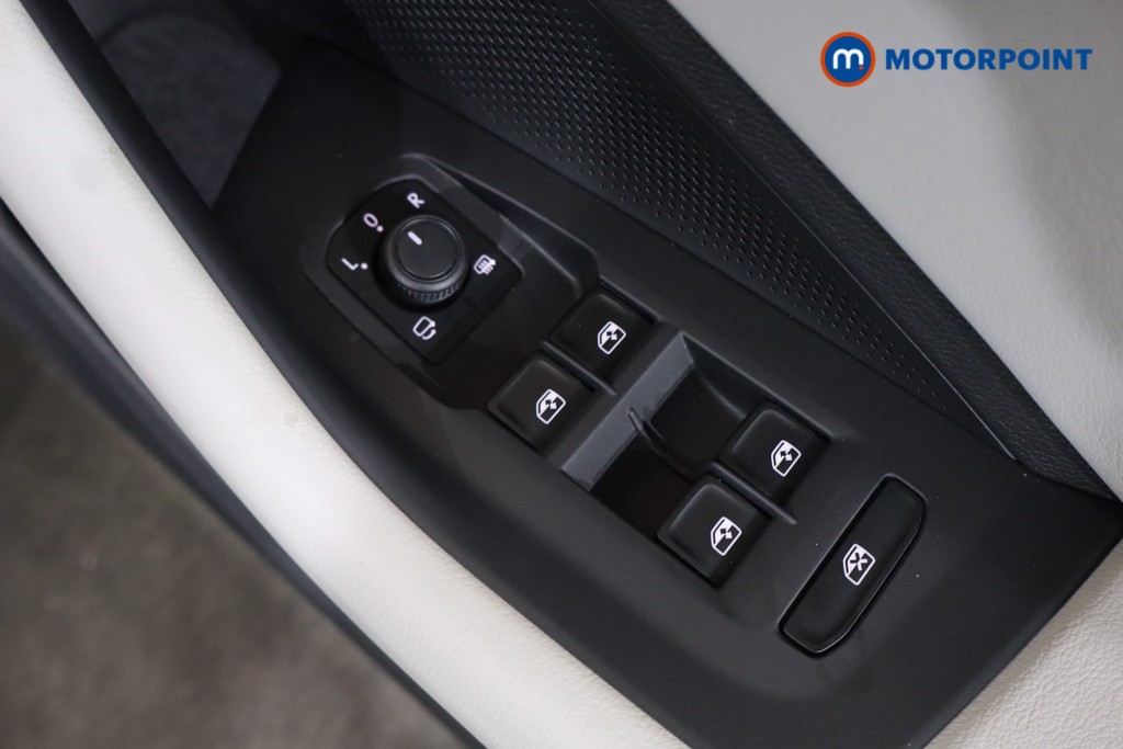 Volkswagen Passat Life Automatic Petrol Plug-In Hybrid Estate - Stock Number (1573318) - 22nd supplementary image