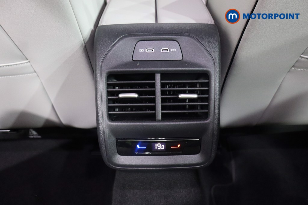 Volkswagen Passat Life Automatic Petrol Plug-In Hybrid Estate - Stock Number (1573318) - 25th supplementary image