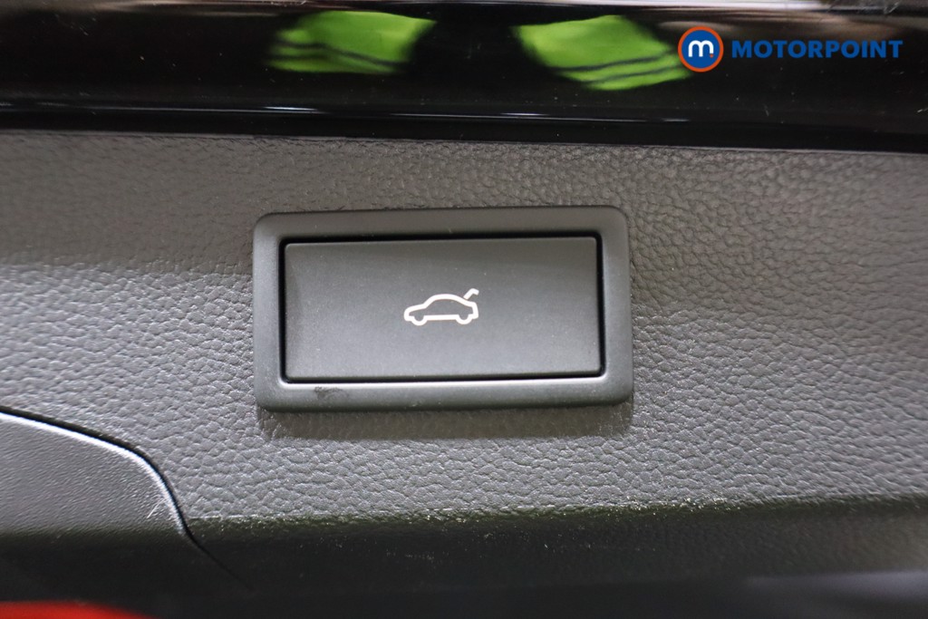 Volkswagen Passat Life Automatic Petrol Plug-In Hybrid Estate - Stock Number (1573318) - 28th supplementary image