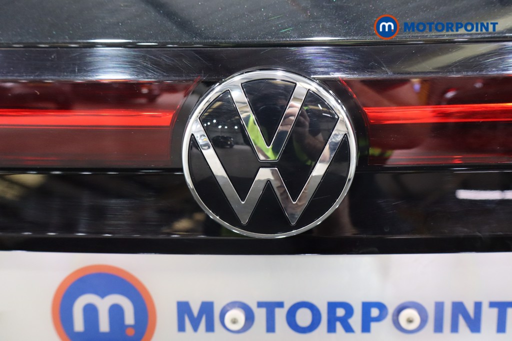 Volkswagen Passat Life Automatic Petrol Plug-In Hybrid Estate - Stock Number (1573318) - 38th supplementary image