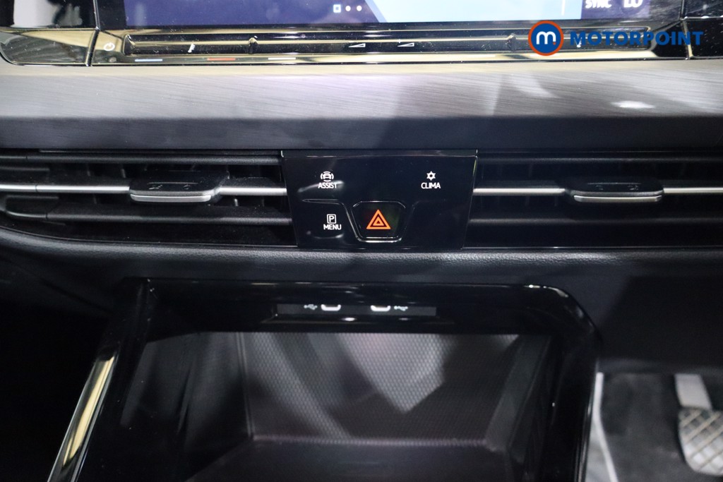 Volkswagen Golf Style Manual Petrol Hatchback - Stock Number (1573694) - 12th supplementary image