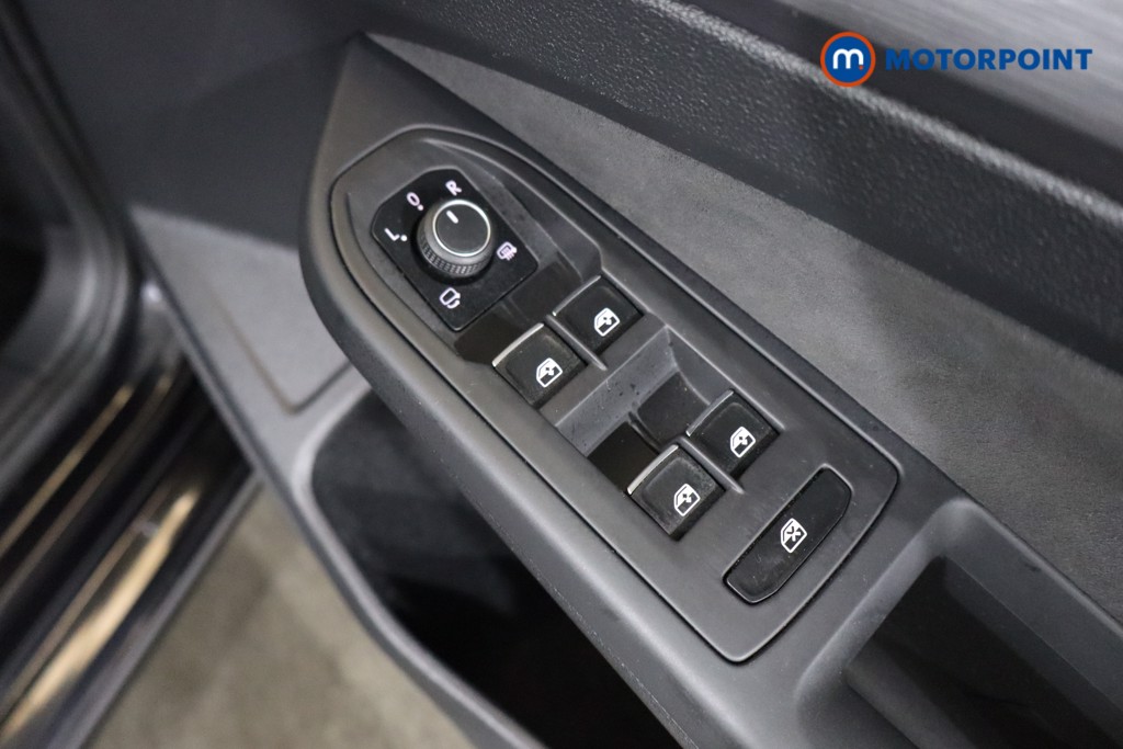 Volkswagen Golf Style Manual Petrol Hatchback - Stock Number (1573694) - 19th supplementary image