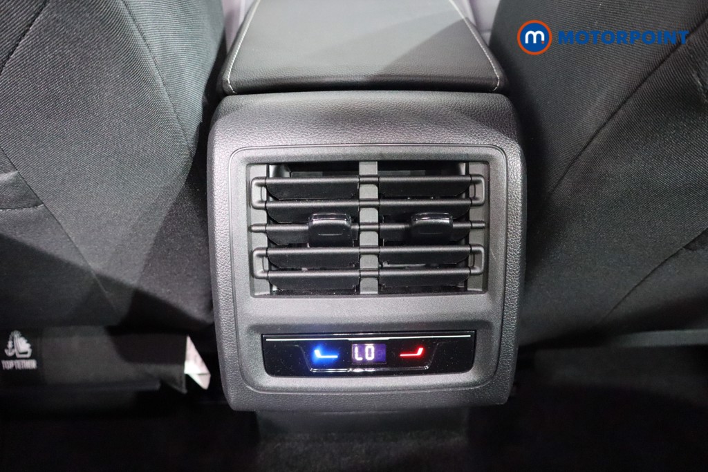 Volkswagen Golf Style Manual Petrol Hatchback - Stock Number (1573694) - 22nd supplementary image