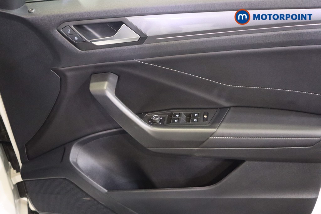 Volkswagen T-Roc Style Automatic Petrol SUV - Stock Number (1541584) - 13th supplementary image