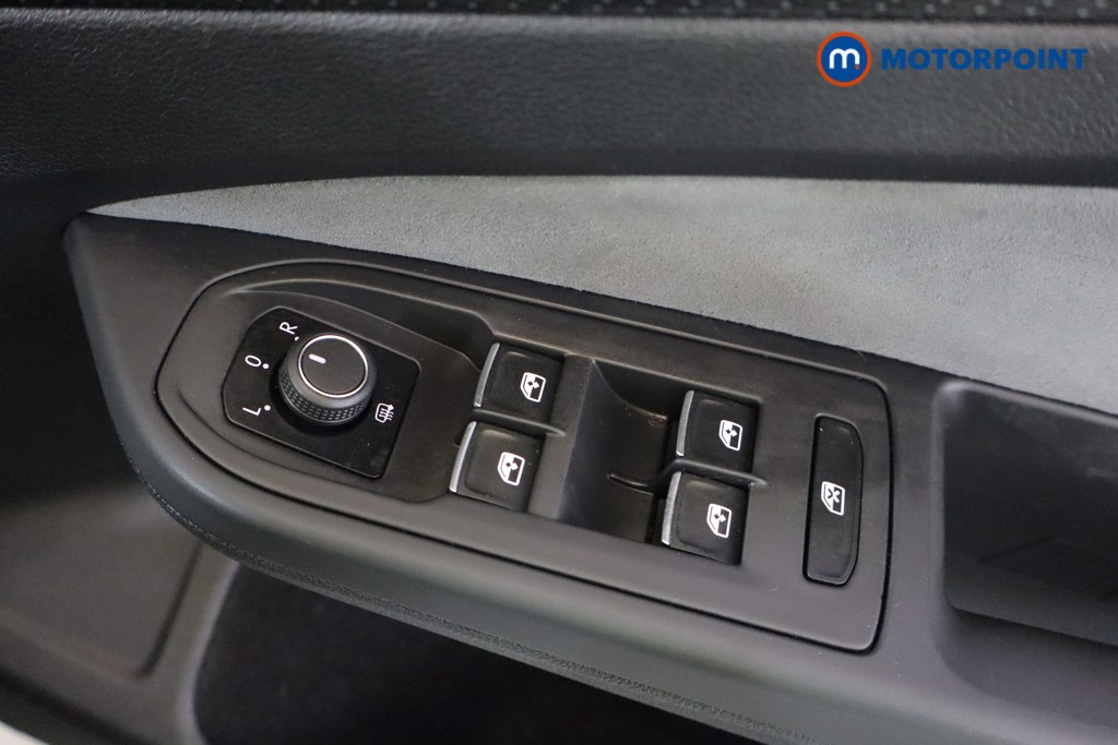 Volkswagen Golf R-Line Manual Petrol Hatchback - Stock Number (1549140) - 13th supplementary image