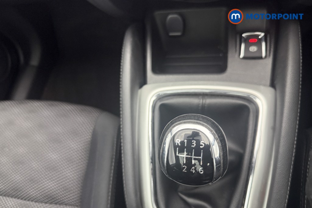 Nissan Qashqai N-Connecta Manual Petrol SUV - Stock Number (1555304) - 8th supplementary image