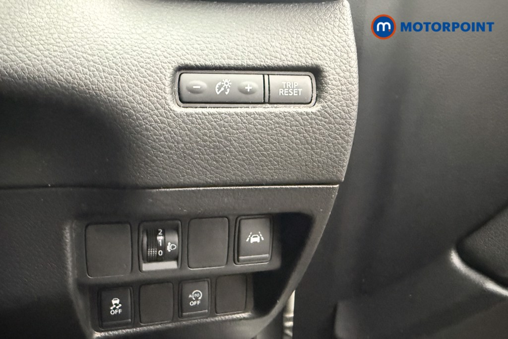 Nissan Qashqai N-Connecta Manual Petrol SUV - Stock Number (1555304) - 11th supplementary image