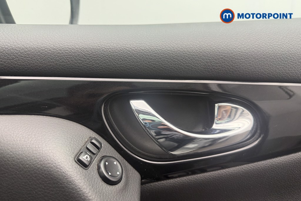 Nissan Qashqai N-Connecta Manual Petrol SUV - Stock Number (1555304) - 12th supplementary image