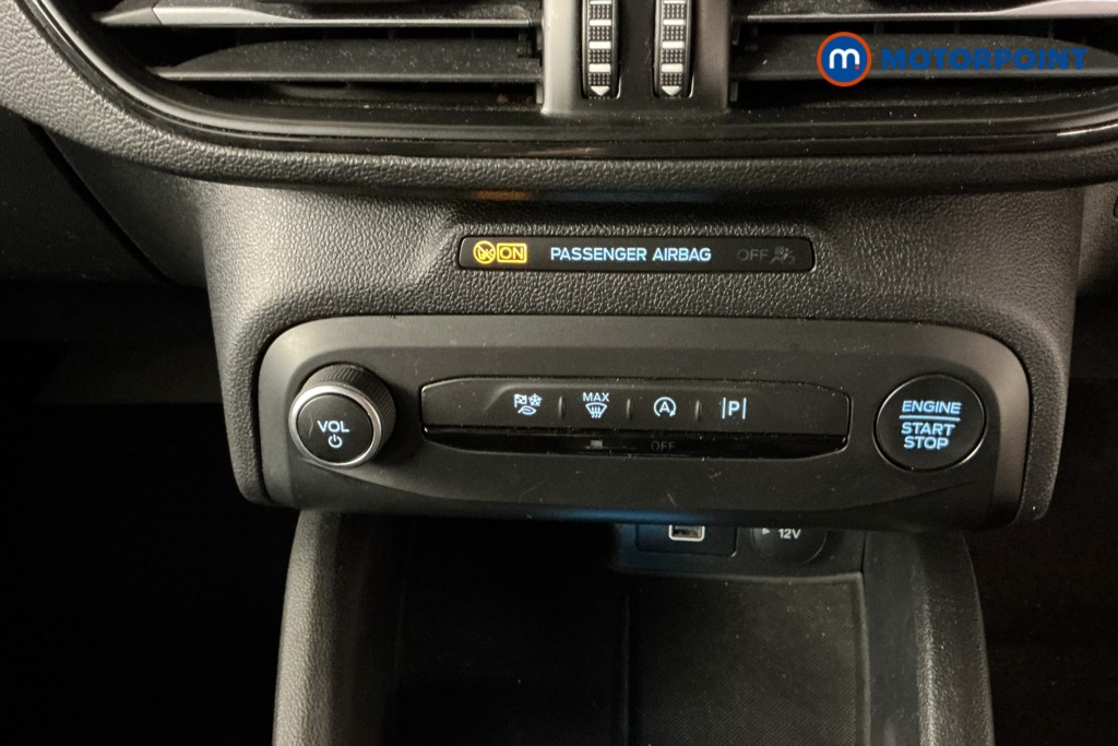 Ford Focus St-Line Edition Manual Petrol-Electric Hybrid Hatchback - Stock Number (1558589) - 8th supplementary image