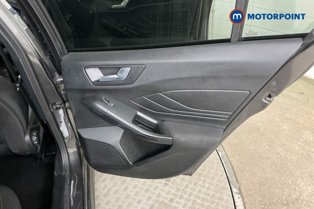 Ford Focus St-Line Edition Manual Petrol-Electric Hybrid Hatchback - Stock Number (1558589) - 16th supplementary image