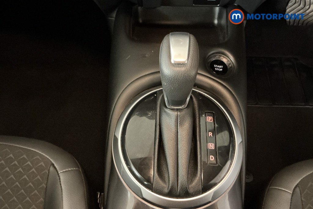 Nissan Juke N-Connecta Automatic Petrol-Electric Hybrid SUV - Stock Number (1563424) - 9th supplementary image