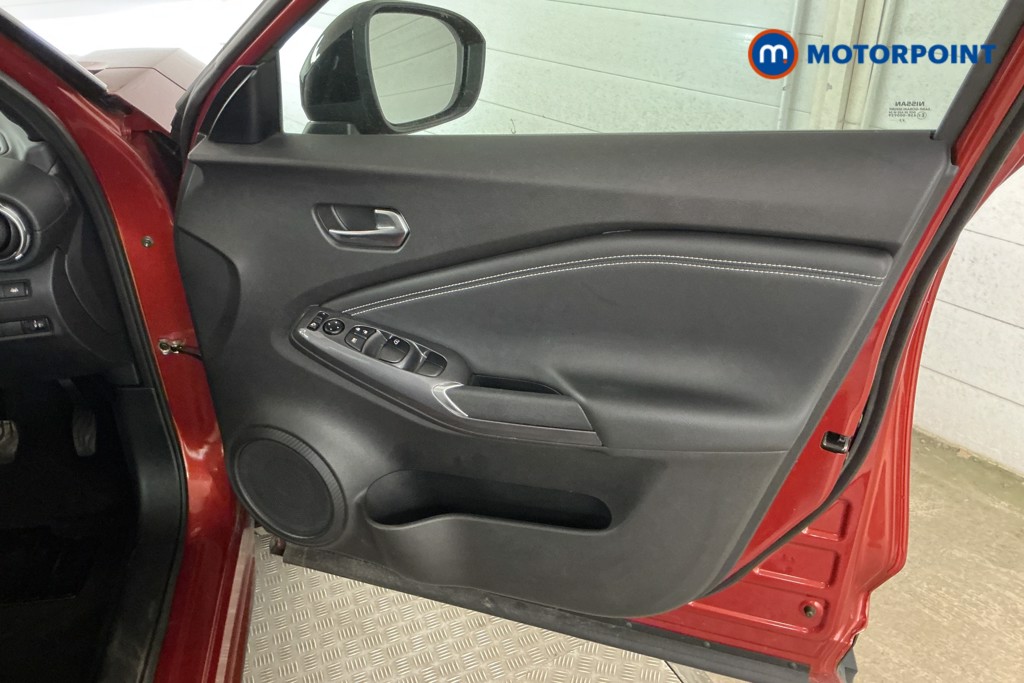 Nissan Juke N-Connecta Automatic Petrol-Electric Hybrid SUV - Stock Number (1563424) - 15th supplementary image