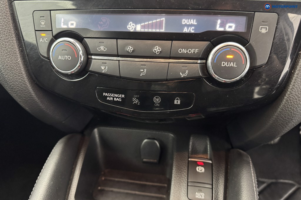 Nissan Qashqai Acenta Premium Manual Diesel SUV - Stock Number (1565708) - 17th supplementary image