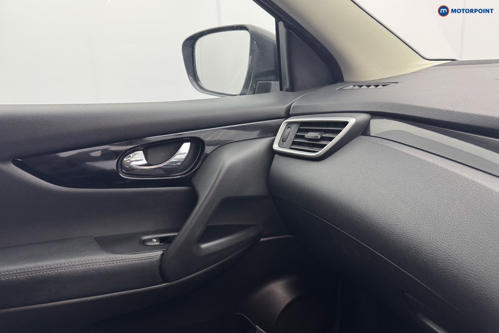 Nissan Qashqai Acenta Premium Manual Diesel SUV - Stock Number (1565708) - 18th supplementary image
