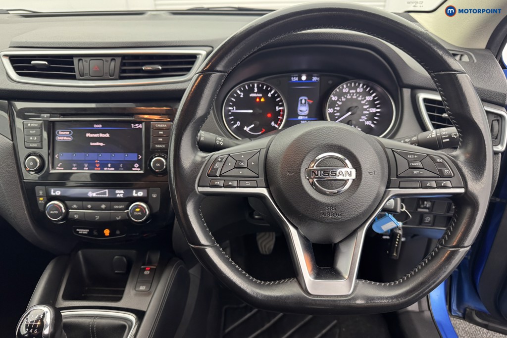 Nissan Qashqai Acenta Premium Manual Diesel SUV - Stock Number (1565708) - 1st supplementary image