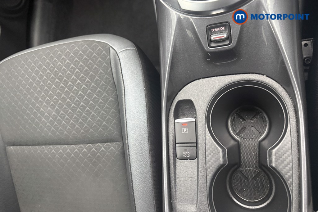 Nissan Juke N-Connecta Manual Petrol SUV - Stock Number (1566106) - 12th supplementary image