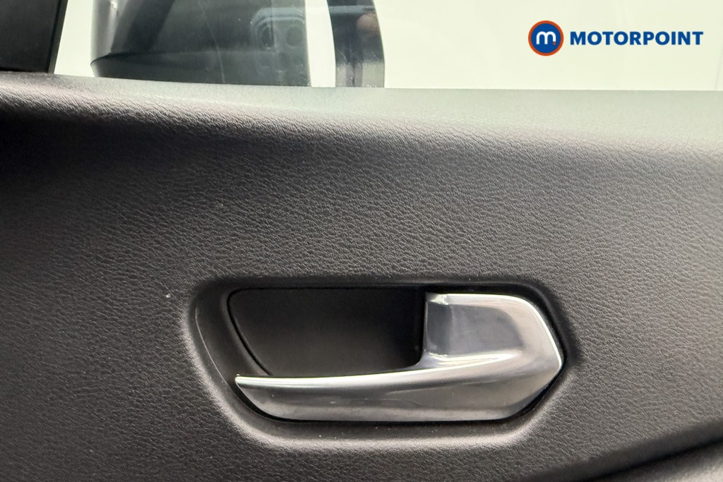 Nissan Juke N-Connecta Manual Petrol SUV - Stock Number (1566106) - 16th supplementary image