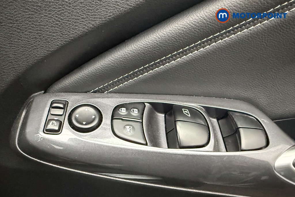 Nissan Juke N-Connecta Manual Petrol SUV - Stock Number (1566106) - 17th supplementary image