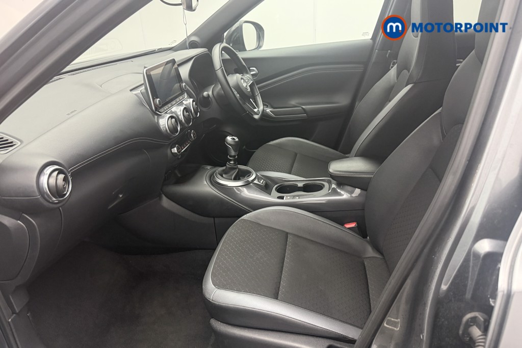 Nissan Juke N-Connecta Manual Petrol SUV - Stock Number (1566106) - 1st supplementary image