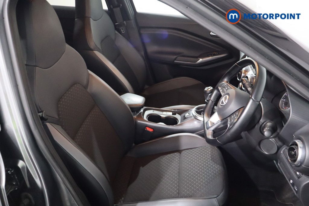 Nissan Juke N-Connecta Manual Petrol SUV - Stock Number (1566915) - 4th supplementary image