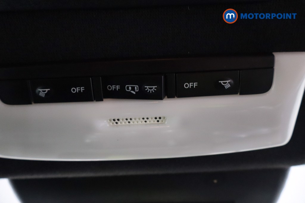Nissan Juke N-Connecta Manual Petrol SUV - Stock Number (1566915) - 18th supplementary image