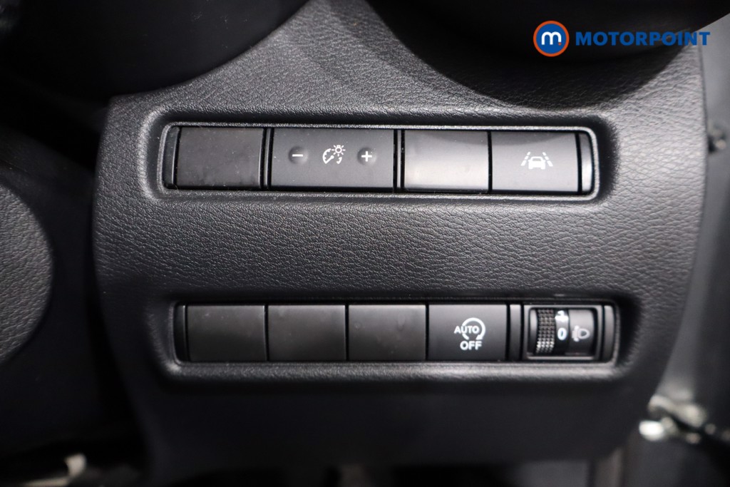 Nissan Juke N-Connecta Manual Petrol SUV - Stock Number (1566915) - 22nd supplementary image