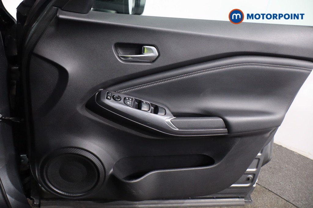 Nissan Juke N-Connecta Manual Petrol SUV - Stock Number (1566915) - 24th supplementary image